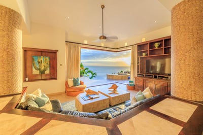 Luxury Villa Photo #27