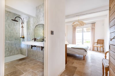 Luxury Villa Photo #27