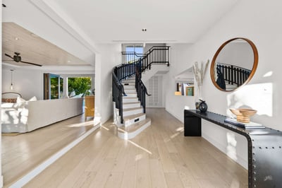 Luxury Villa Photo #11