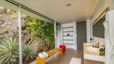 Luxury Villa Photo #44