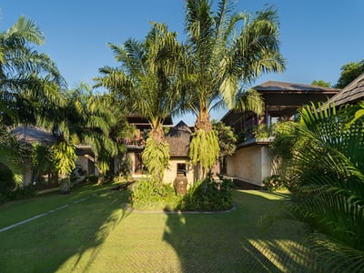 Luxury Villa Photo #6