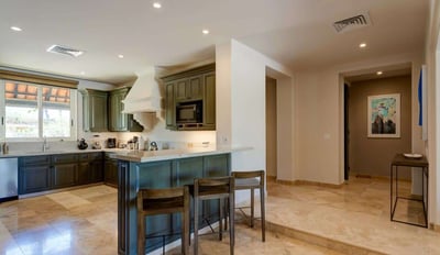 Luxury Villa Photo #9