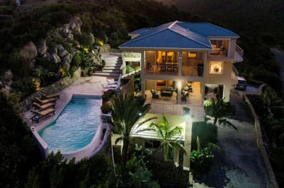 Luxury Villa Photo #17