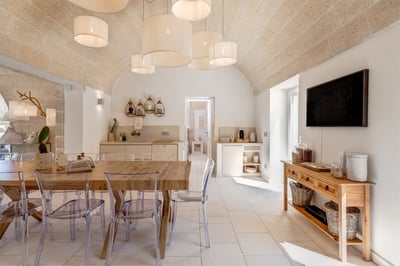 Luxury Villa Photo #25