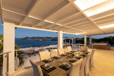 Luxury Villa Photo #25