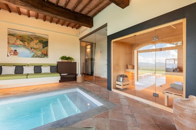 Luxury Villa Photo #13