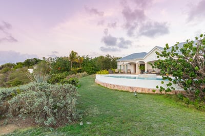 Luxury Villa Photo #3