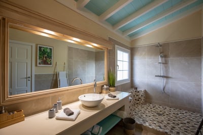 Luxury Villa Photo #35