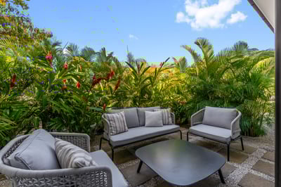 Main House – Primary 2: King Bed, AC & Private Terrace