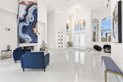 Luxury Villa Photo #24