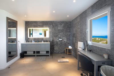 Luxury Villa Photo #40