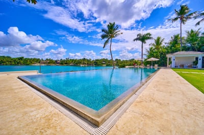 Luxury Villa Photo #5