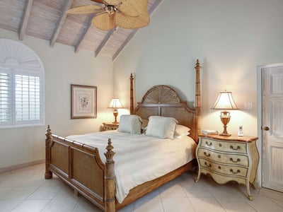 Luxury Villa Photo #22