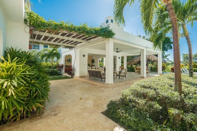 Luxury Villa Photo #18
