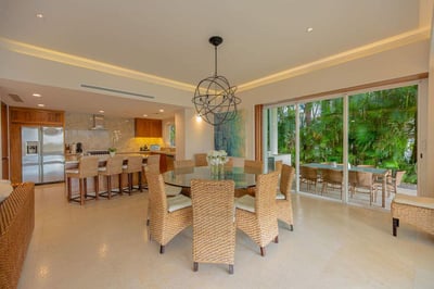 Luxury Villa Photo #19