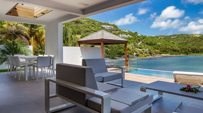 Outdoor Lounge