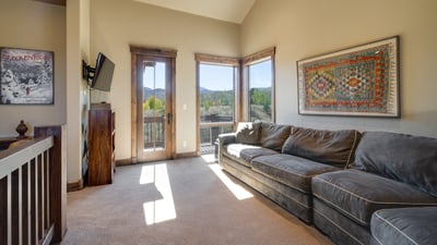 Upper level loft deck access, TV