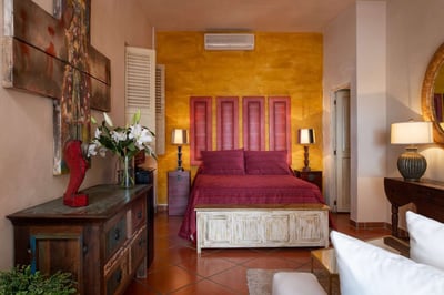Luxury Villa Photo #23