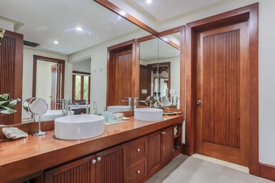 Luxury Villa Photo #29