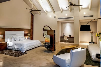 Luxury Villa Photo #15
