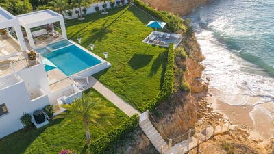 Luxury Villa Photo #4