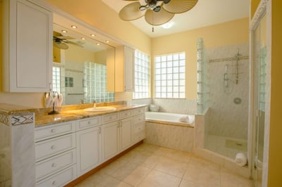 Luxury Villa Photo #22