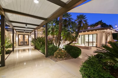 Luxury Villa Photo #9