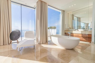 Luxury Villa Photo #41