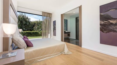 Luxury Villa Photo #31