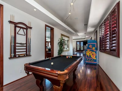 Luxury Villa Photo #30