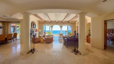 Luxury Villa Photo #20