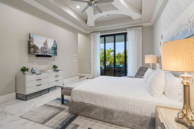 Luxury Villa Photo #32