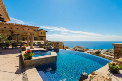 Luxury Villa Photo #8