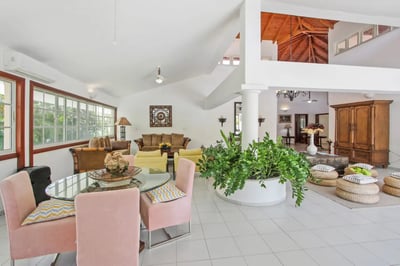 Luxury Villa Photo #18