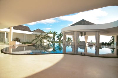 Luxury Villa Photo #5