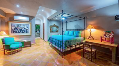 Luxury Villa Photo #24