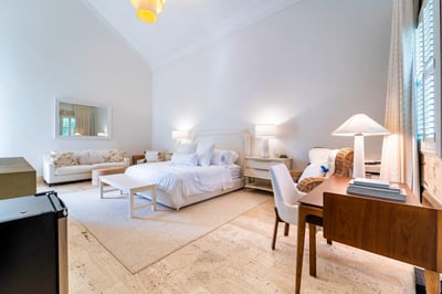 Luxury Villa Photo #20