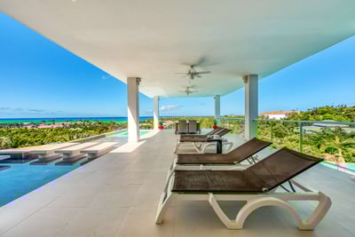 Luxury Villa Photo #9