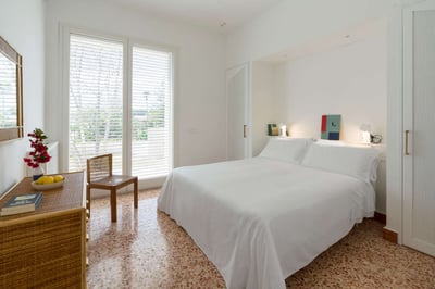 Luxury Villa Photo #35