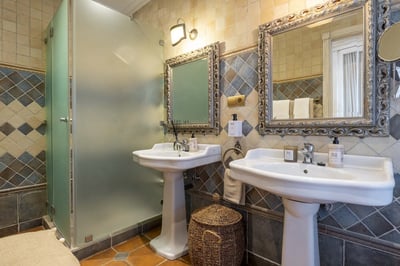 Luxury Villa Photo #19