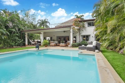 Luxury Villa Photo #3