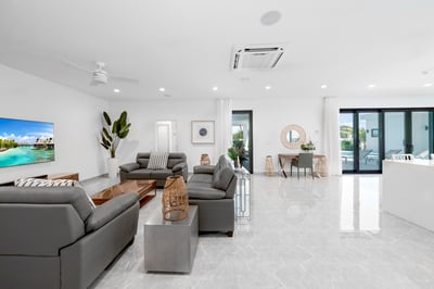 Luxury Villa Photo #12