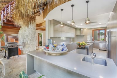 Luxury Villa Photo #23