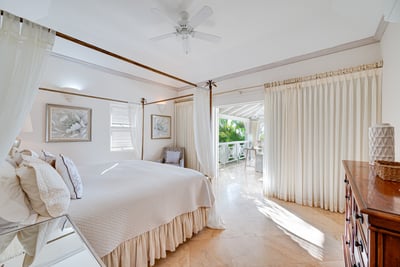 Luxury Villa Photo #22