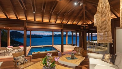 Luxury Villa Photo #12