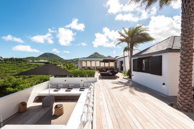 Outdoor Lounge