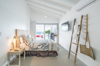 Luxury Villa Photo #19