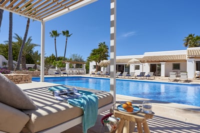 Luxury Villa Photo #4