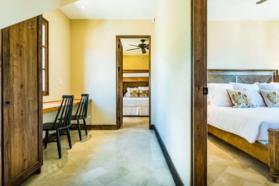 Luxury Villa Photo #17