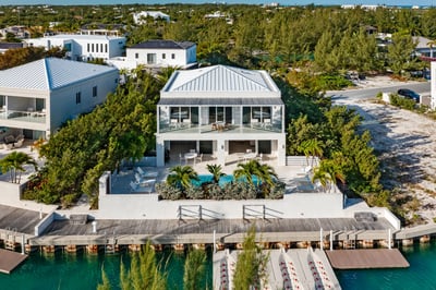 Luxury Villa Photo #4